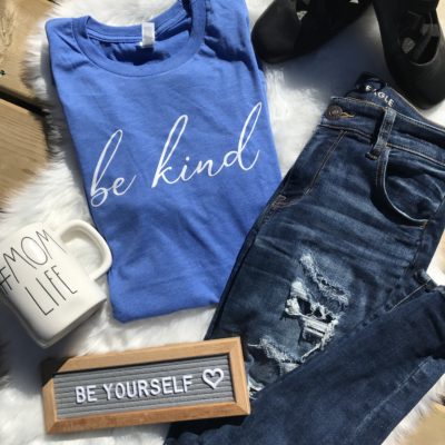 Ladies T-shirt - be kind