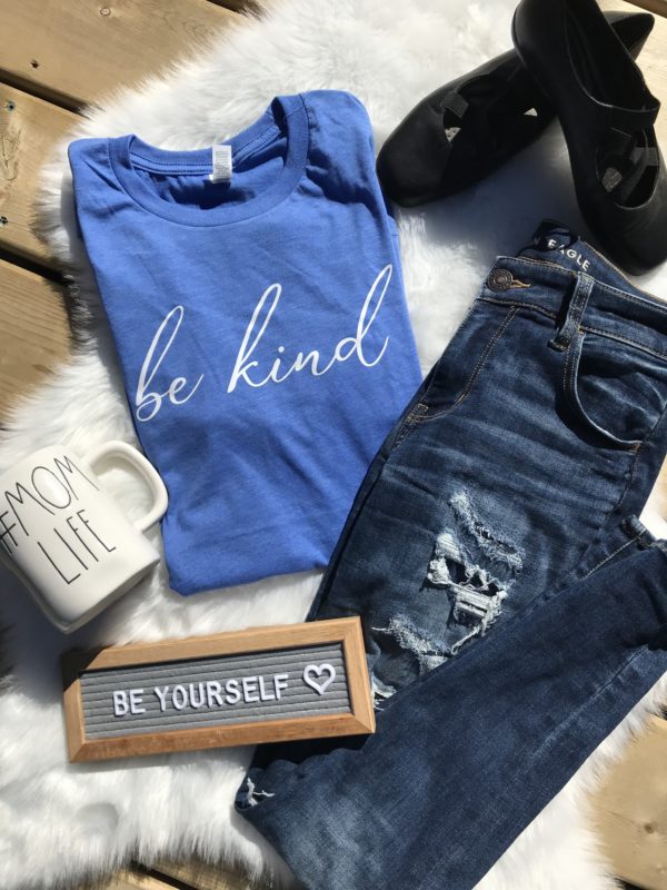 Ladies T-shirt - be kind