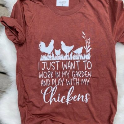 Ladies T-shirt - play with my chickens