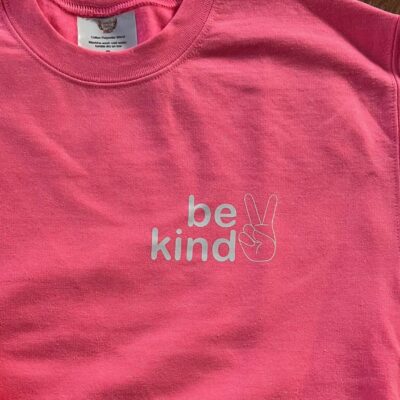 Kids T-shirt- be kind (with hand *emblem)